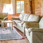 Three-bedroom In Dom wakacyjny